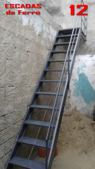 Escada de ferro tipo Reta